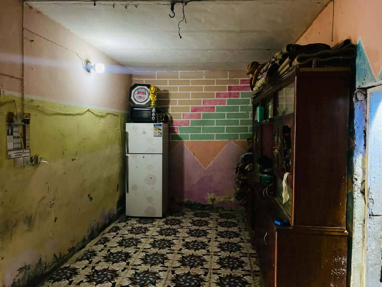 سلام عليكم
بيت المساحه 250متر المكان مجر الكبير قرب ملعب الفارس 
***********
