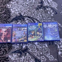 عندي بلي 4للبيع مستعمل قليل  سعر 300 رقم 07727457048