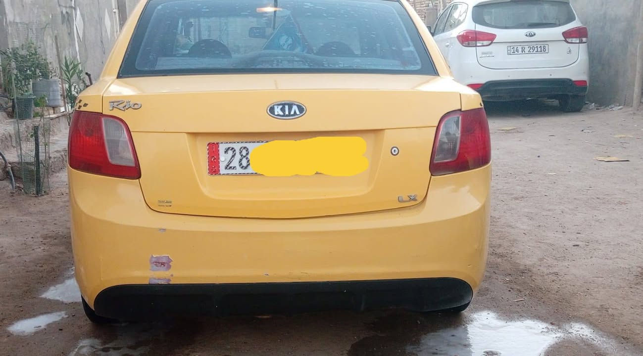 السلام عليكم سياره للبيع كيا ريو موديل 2010 ضربته باب حجم المحرك 1600 رقم انكليزي تحويل مباشر رقم نجف اجره سعره 75 وبيها مجال استفسار اتصال على ***********
