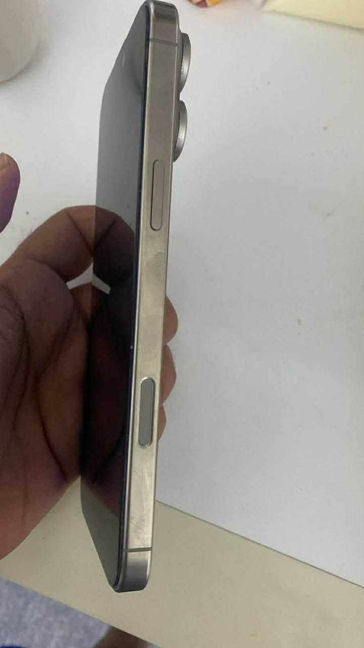 عندي ايفون ١٦ برو ماكس بطارية ٩٤ وذاكرة ٢٥٦ 

السعر مليون ٣٧٥


**إذا كنت صاحب هذا الإعلان وتريد حذفه لأي سبب، رجاءا أرسل رسالة إلى الدعم الفني**