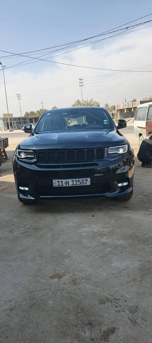 السلام عليكم 
للبيع او مراوس حسب القناعة جيب 2018 وارد امريكي حادثه بأمريكا جاملغ خلفي فقط بارد بالعراق بيها بابين رش وملونين الجاملغ وياهن نص من عنده عليها كت SRT كامل رقم بغداد 
ماشيه 119 فول ماعدى الفتحه صور الحادث مرفقة بالمنشور 
السعر 210 
للأستفسار ***********
