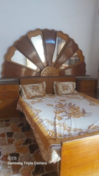 اسلام عليكم تخت للبيع  السعر ٨٠ وبي مجال  الاتصال عل الرقم ٠٧٧٠٥٢٣١٤١٦