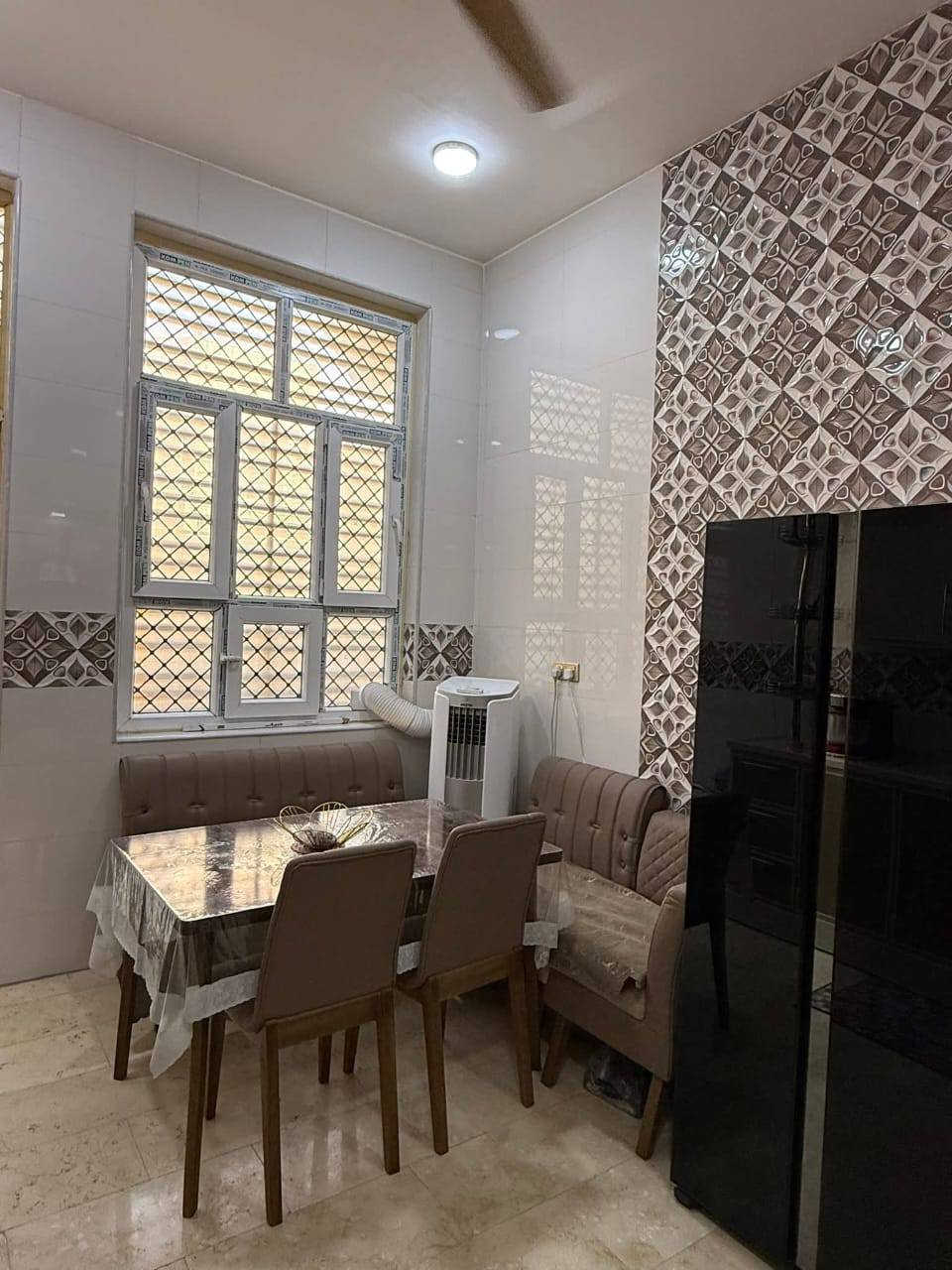 🏠  دار للبيع  🏠
                
 طابو ملك صرف مساحة (150م)  🏘
              الواجهة  ( 7.5م ) نزال ( 20م) 
 بناء حديث جداً طابقين 🏠  2025
#طابق_الأرضي_اول : استقبال، صالة، مطبخ  ،  غرفة منام 1، مجمع صحي داخلي وخارجي ،🚘 مناور 2

#طابق_الثاني :غرفة منام ٢ ، صالة   ، بيتونة كبيرة 

🌎 #الموقع : بابل ابي غرق حي الحسين / خلف محطة  بانزخانة إليسار 

💶#السعر_خاص / لدينا عروض تناسبا   
#ملاحظة  نستقبل كافة عروضكم ولدينا المزيد من العروض
#للاستفسار_الاتصال_على_الارقام_مكتب 

#عقارات_احمد_عطاالله_آل_منصور _للعقارات _والمقاولات العامة والتصميم الهندسية 
بابل ابي غرق حي الحسين قرب محطة اليسار
رقم الهاتف /  *********** 🇮🇶🌷
