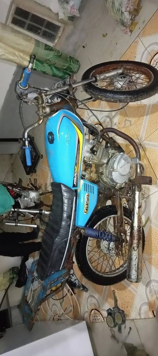 السلام عليكم 4كير كلك للبيع
مكينة بيه خيط دخان 
دراجة كاملة ماناقصة اي شي 
مكان الدراجة كربلاء طويريج 
السعر 150بيه مجال
‏‪+964 771 920 4138


**إذا كنت صاحب هذا الإعلان وتريد حذفه لأي سبب، رجاءا أرسل رسالة إلى الدعم الفني**