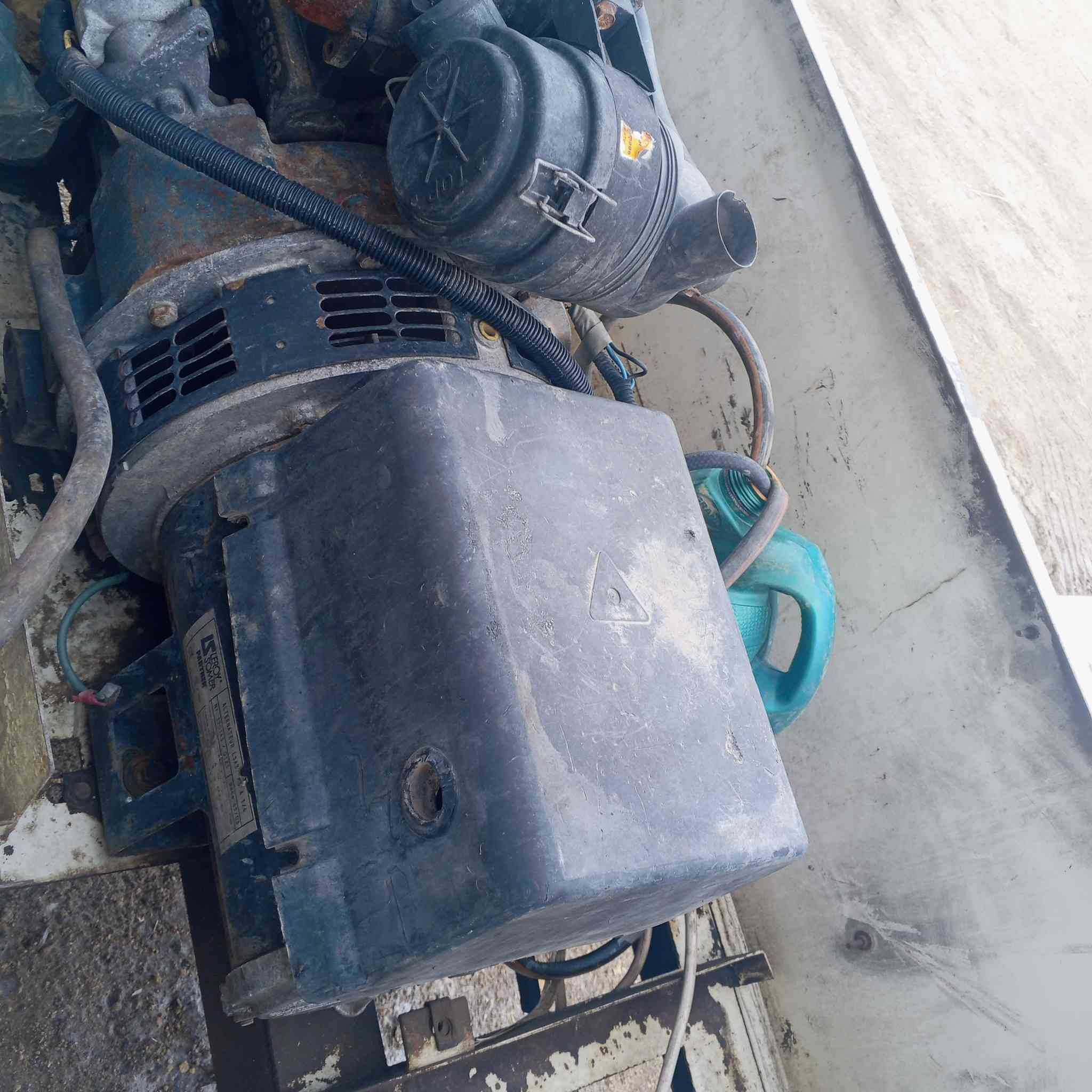 مولد للبيع كابوته شغال 7كيفي السعر 8 ورقه الناصريه ***********
