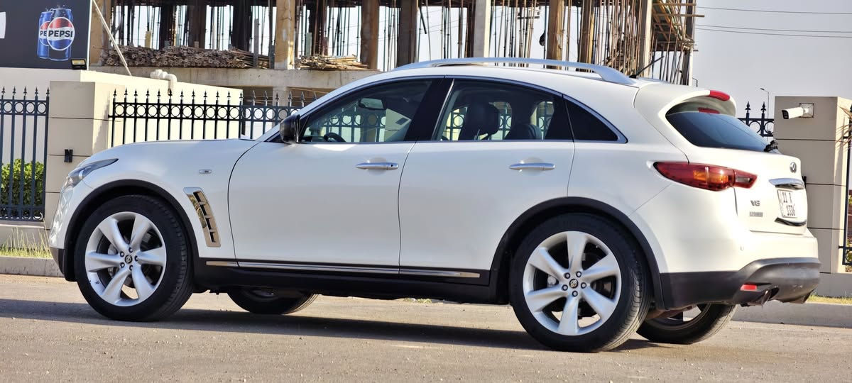 وحش للبيع او مراوس 
انفنتي XF50S 
ماشيه 146 الف 
محرك V8 
390HP 
تبريد وتدفئة المقاعد الأمامية
كاميرات 360 درجة
نظام ملاحة
نظام صوت Bose +دبل شاشه امامي وخلفي تلفزيون 
السياره فول مواصفات للاخير 
رقم بغداد باسمي تحويل مباشر 

السعر 135 ورقه 
عنواني واسط الكوت 
للاستفسار الاتصال على الرقم 
***********
***********
