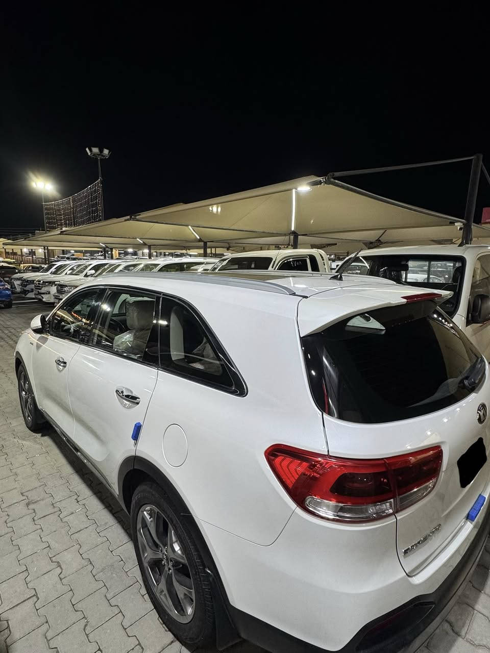 السلام عليكم
للبيع 
كيا سورنتو خليجيه 
موديل 2016
فئه SPECIAL
لون ابيض 
رقم بابل اب اسمي تحويل مباشر  مشروع وطني 
مكفوله كفاله عامه صبغ او التبديل  عدا بارد بل جاملغ الأمامي كلش بسيط 
عداد المسافه 130
مواصفات السياره
جلد 
تحكم استيرن 
كشن كهربائي
تحكم استيرن 
أشاره بل مري +مري شفط +إشاره تركيب 
بصمه 
جنطه كهرباء 
لد امامي 
لد خلفي 
لايت عدستين 
ويل كب 
زراك بل لايت 
بانوراما 
٦سلندر 
٧راكب 
تبريد ٣قطع 
فور ويل او شغال يعني ما شايليه 
انضمه قياده نورمل و سبورت و ايكو 
السياره جديده بمعني الكلمه حداديه تخم تاير كير مكينه كلهن جدد او اي نقص ما بيه او ما يحتاج اله دينار 
مكان السياره كربلاء المقدسه 
للشفسار اكثر ***********
