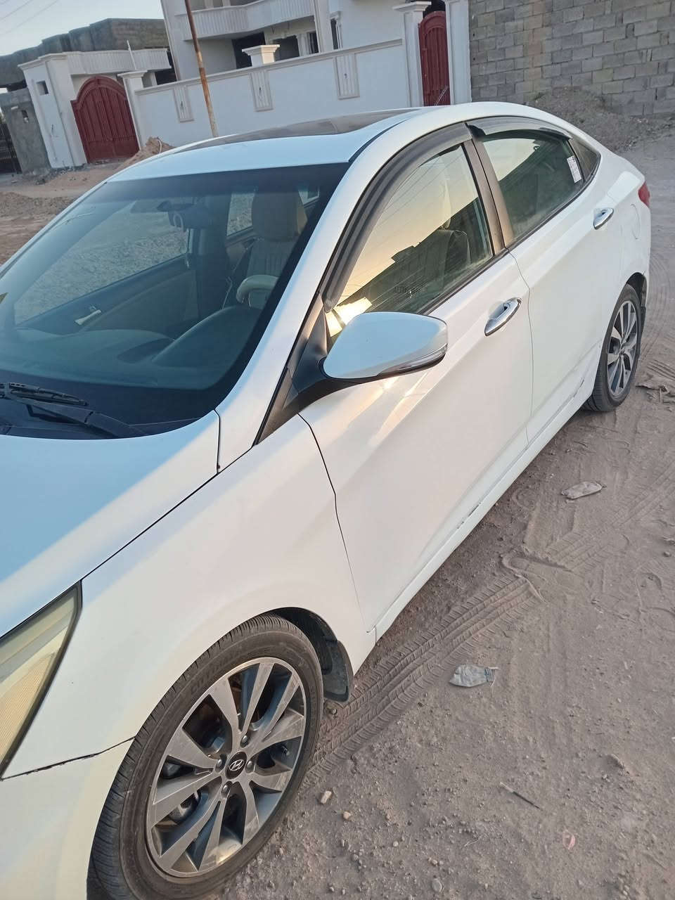 اكسنت ٢٠١٦ خليجي
رقم بغداد 
بيه ثلاث قطع صبغ بدون داخل  نظيفة ومرتبة أن شاءالله 

السعر ١٠٣ وبيه مجال أن شاءالله 

***********
