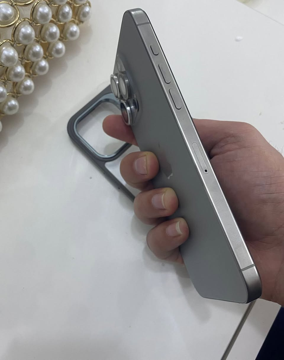 ايفون 15 برو ماكس للبيع نظافه 100 ‎%‎ ذاكره 256 بطارية 91 للاستفسار الاتصال ع هاذ الرقم ***********
