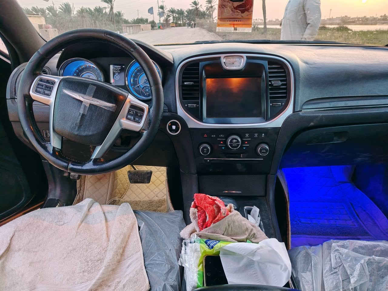 سلام عليكم.. اوباما 2014 متومه متومه طبق الاصل سنويه عاج كصه جنطه نضافه فول مكاني البصره رقم الهاتف ***********
