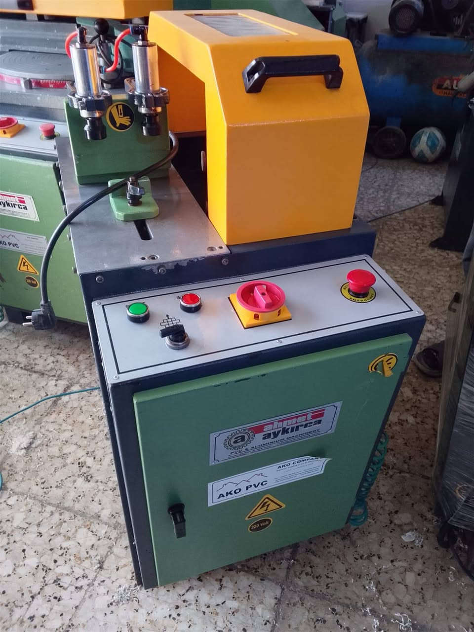 معمل نوع احمد سنكل فيز خمس قطع نضيف وجاهز للبيع العنوان بغداد مقابل علوة الرشيد ***********
