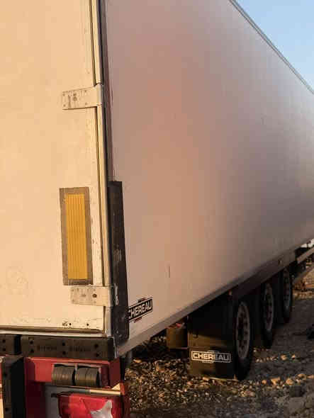 بسم الله الرحمن الرحیم
للبیع فقط 
عربانة براد 
نوع : شیرو 
مدیل :2008
سمك:5
ارتفاع : 2.60
العربانە مکفولە من الدوسە والنفخە 
تخم تایر جدید
تخم ویالە کروم 
العربانە منفیست جدید 
مامشتغلە بالعراق

للستفسار الاتصال عل الرقم : ***********
