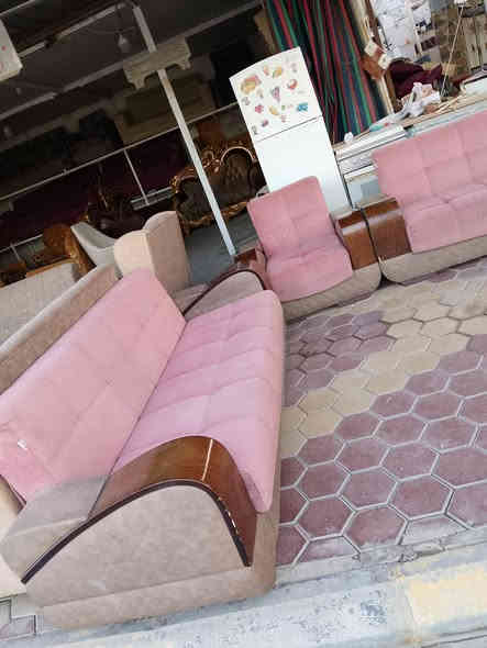 تخم تركي مخزن وسرير عشر مقاعد مستعمل نضيف العنوان العزيزيه منطقة باب الحاره *********** يوجد واتساب وماسنجر وتوصيل بل الاجره
