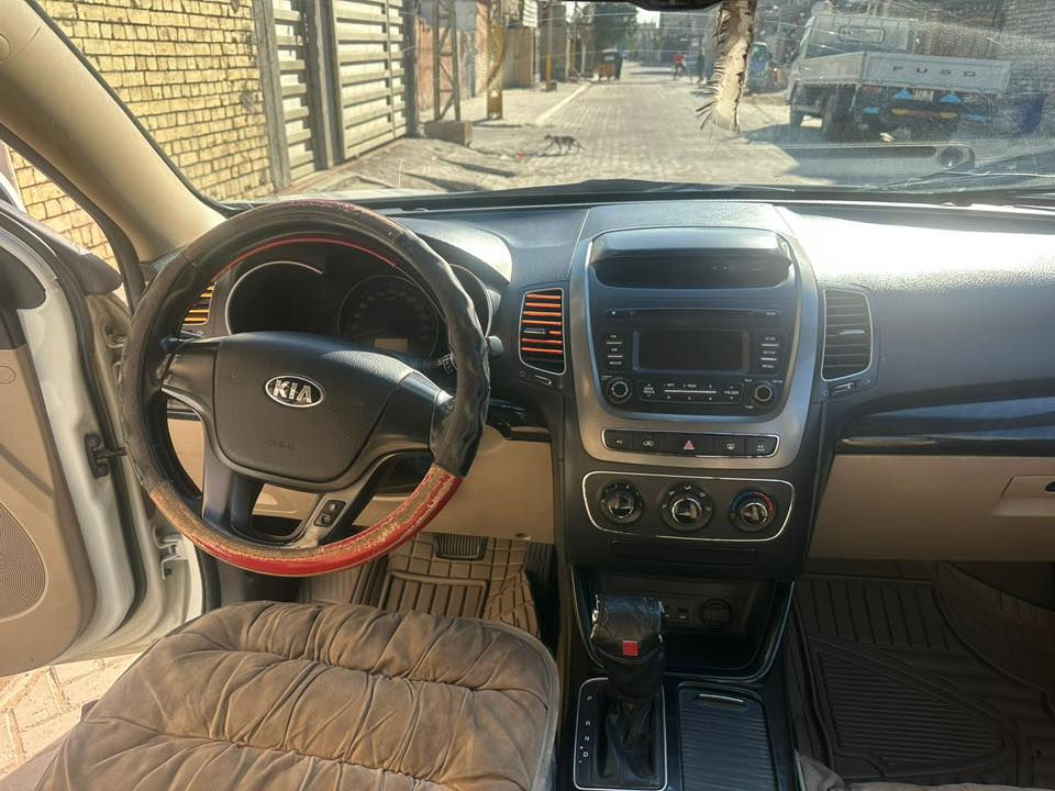 سورنتو موديل ٢٠١٤ نظيفة جدا مكفوله سيارة خليجي محرك دوش ماشية حقيقي ١٢٦ الاتصال ***********
