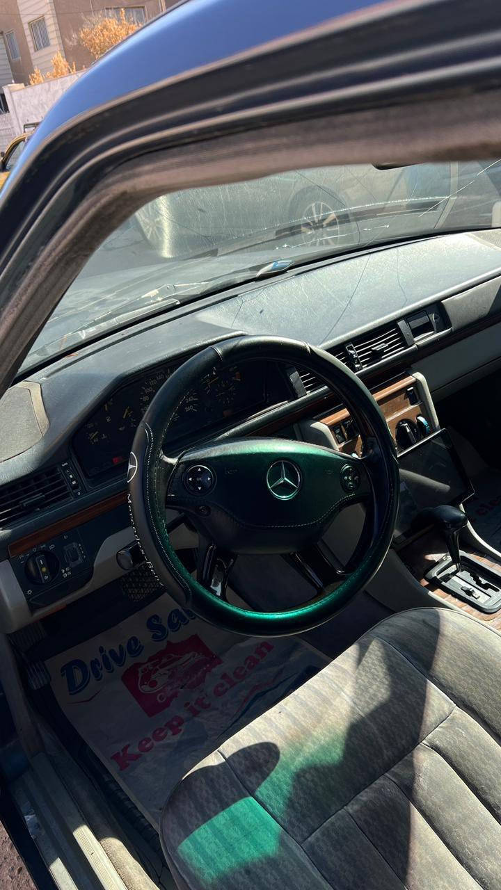 مرسيدس بيبي شبح موديل 1992
محرك بلادي 320ابوالخراطيم
كحلي بفداد سنوية مجددة بأسمي 
تبريد شغال ميكانيك مضبوط 
كاميرا 
مجرد جرادي البنيد والصندوق رايده ب65ورقةوبيهة مجال قليل.موبايل ***********
