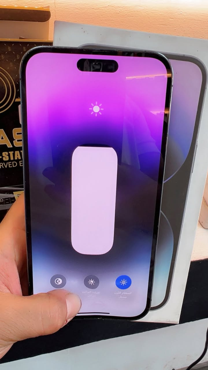 السلام عليكم 
* ايفون 📲 14 برو  ماكس 
* لون بنفسجي مميز 
* بطاريه 🔋85
* ذاكره / 256 
* شرق اوسط عربي نموذج M 
* جهاز نضيف اخو الجديد
* مكفول كفاله عامه من فتح وتصليح
* كامل ملحقات
* السعر / 840  مجال بسيط كلش 
* العنوان / بغداد /الدوره شارع الصحه 
* للتواصل / ***********
