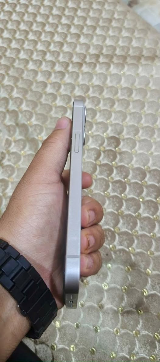 ايفون 13 
نموذج M 
1 Sim + Esim 
ذاكرة 128 
بطارية 92‎%‎ 🔋 بلادية لا مصعد ولا مستبدل شرط 
دورات شحن 550 دورة شحن 
نورمال ✅ 
نظافة 98‎%‎ كدام العين 
للبيع فقط الشراي يتفضل خاص ومايكون خاطره الا طيب 
واتس اب ***********
