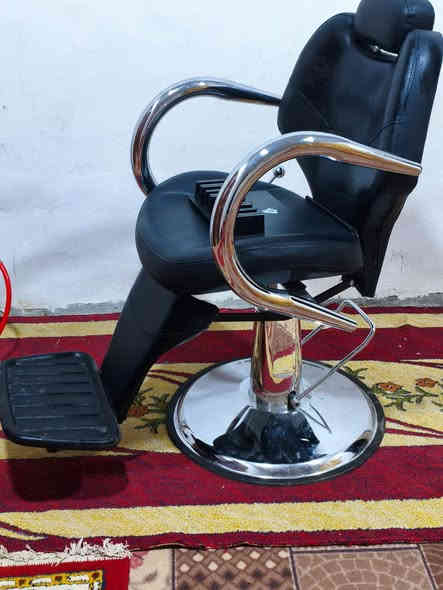 اسلام عليكم كرسي حلاقه استخدام اقل من شهر مكاني البصره -القرنه السعر 200 للستفسار 📞 ***********
