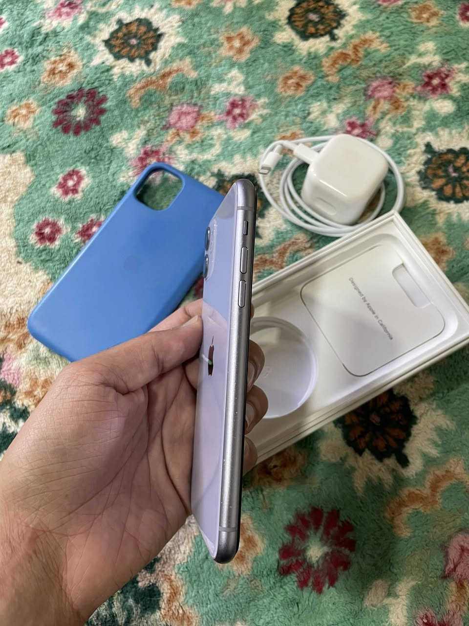 ايفون ١١ للبيع نظافة 99% ذاكرة 128 بطارية74 جهاز مكفول كلشي مابدل بي كامل ملحقات مع كفر وشاشه حماية السعر 250 تواصل خاص و واتساب ***********
