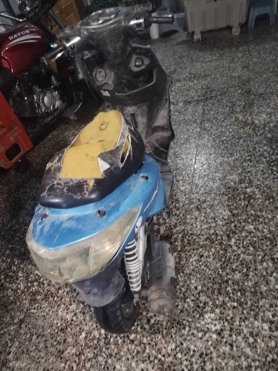 سكنس فحل نوزل للبيع كوم حديد مكينة مابية شي جانت شغالة بس نتركت ابيعهة طافية لا تكلي شبيهة كوم حديد ب٢٠٠ شراي راسلني واتس اب *********** عنواني بغداد العبيدي
