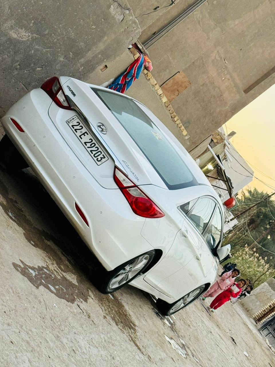 سوناتا للبيع السيارة جاهزه من كلشي حداديه جديده تخم تاير جديد السيارة تخبل وعلشرط والسيارة مكفوله وشرط الفحص والسيارة ترايها لربيل شغل وروح بيها كير ومكينه علشرط السيارة مكينتهه 2400 مكاني الديوانيه الحمزه الشرقي وهذا رقمي خابرني وتدلل اذا شراي ***********
