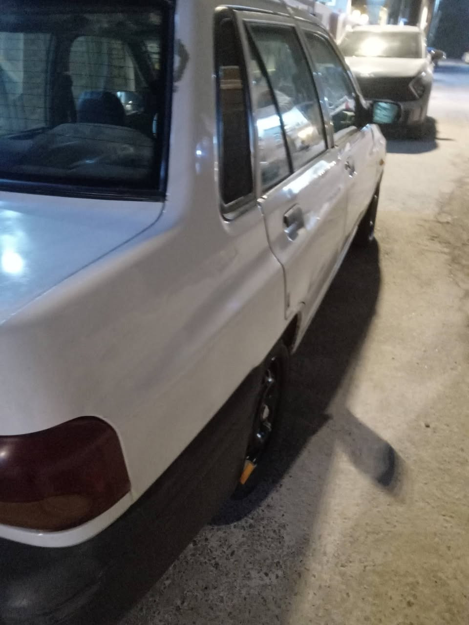 سايبه البيع موديل ٢٠١٠ بسمي تبريد ثلج تتفه لايت زنون رقم نكليزي بغداد كشنات وتنته ورضيه مغلفه كله بل نواب  كهربايات كلها شغاله سنويه ٢٩ بسمي مكاني بغداد الدوره وهاذه رقم الهاتف التواصل *********** خوان امو شراي لايتصل عليه ولاتعني رحمه الولديكم ومابيع لبياع شراي ابيع كبل تحويل مكتبه مرويره
