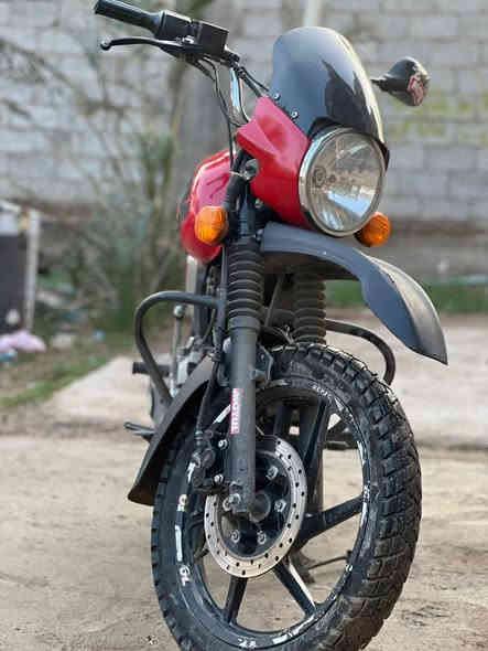 السلام عليكم دراجة بوكسر موديل ٢٠٢٣ مابيهة اي نقص دراجة كاملة مكانهة بغداد الشعلة السعر مليونين ونص وبيهة مجال للتواصل ***********  غير متواجد خاص اتصال او واتساب
