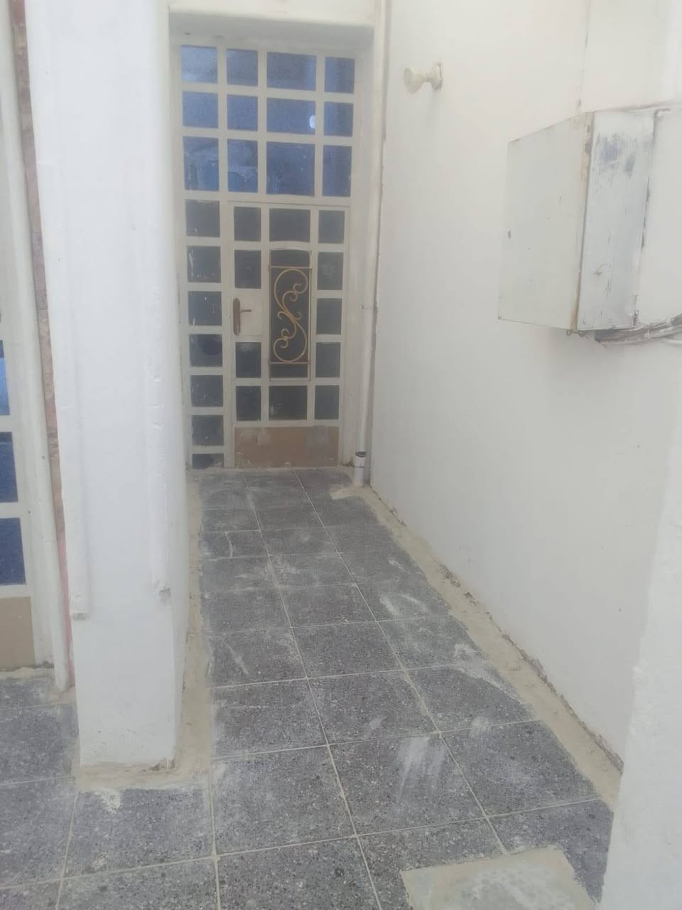 بيت الايجار 110م حي جهاد واجهه 6.                         حي الامانه قرب جامع مديحه الجنابي يتكون ثلاث غرف واستقبال ومطبخ 3 صحياتت وسطحين 

مرمم جديد هسه طالعين العمال منه 

750 

 الاستفسار

***********
