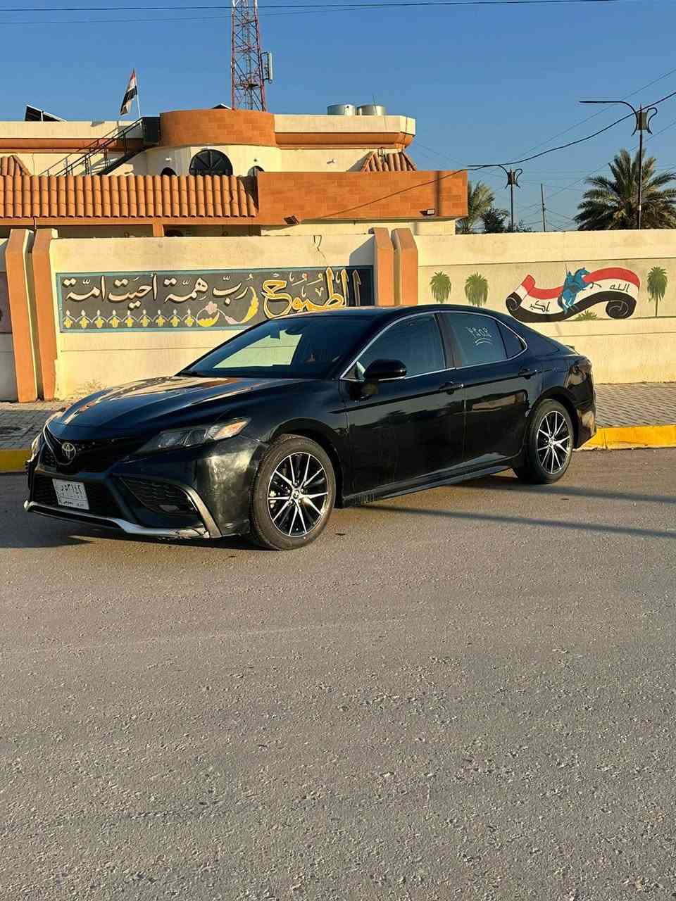 سلام عليكم للبيع كامري موديل 2023 رقم نينوى حرا تحويل ثاني يوم ضرر اربع قطع بدون دواخل موصفات اس اي سيارة جاهزة ماشيه 40 وهذا رقم *********** سعر 165
