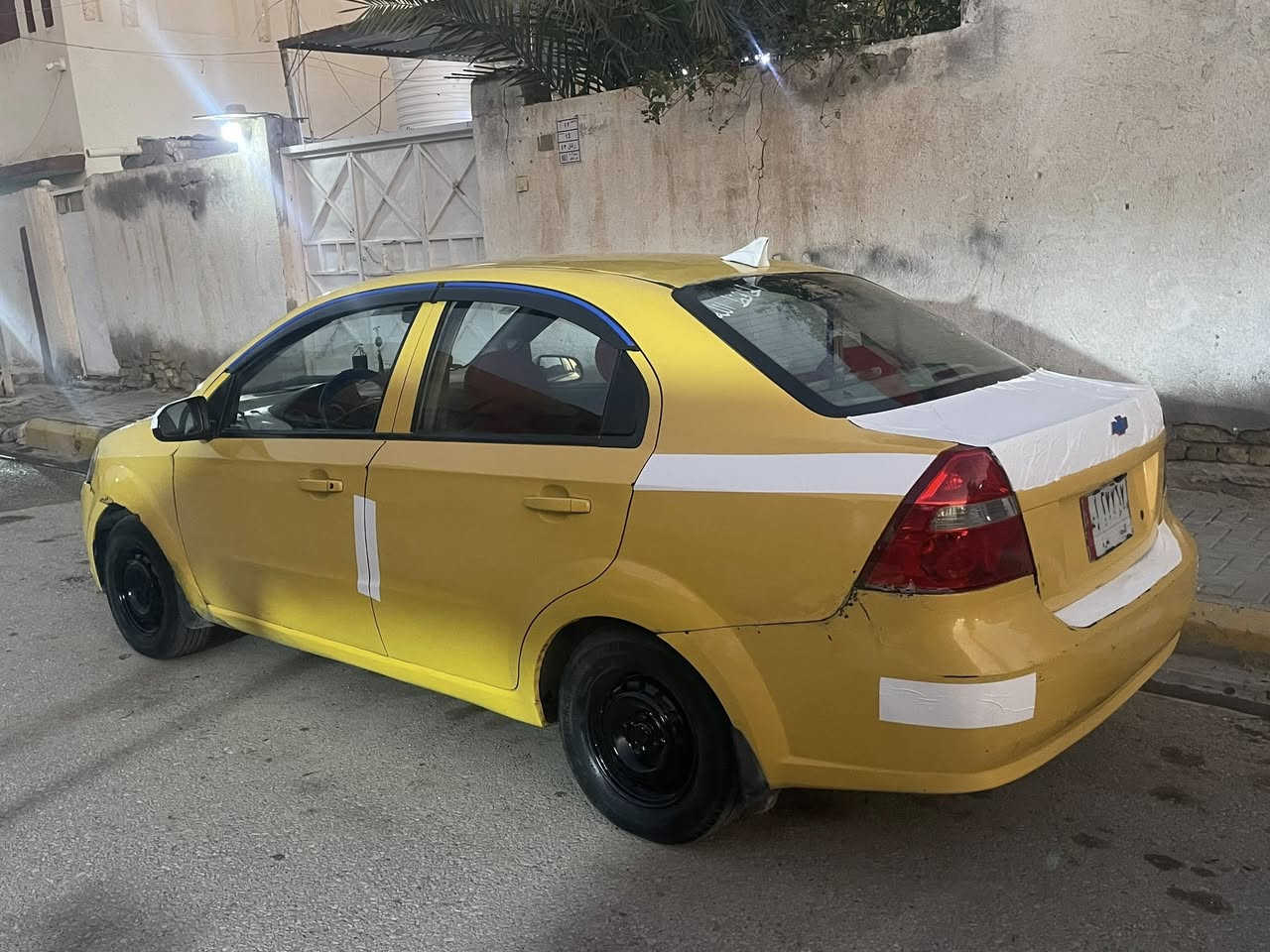 افيو موديل 2009 خليجي شركه العامه محرك.1400 كير عادي شرط مكفولات
حداديه تخم تاير  تبريد جاهزه من كلشي بيهة. طخه موضحه بصوره. وملكوطه خياسات الهلالات الخلفيه.  سنويه ل28 بسمي مشروع وطني 
 مصفره من كلشي 40 وبيهة. مجال 
***********
