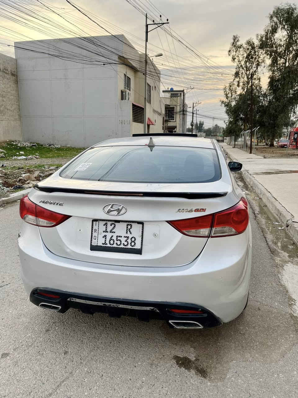 السلام عليكم 
أفانتي مضلع موديل 2012 للبيع 
السياره فول مواصفات عدا البصمه
 محرك 16 
گير ومحرك شرط 
تحكمات شاشه كاميرا 
رقم نينوى اني الشرعي 
السيارة بيها بابين صبغ وباب رش السياره حلوه وجاهزه ربع ماتصرف عليها
للأستفسار  الاتصال 
*********** 
***********
