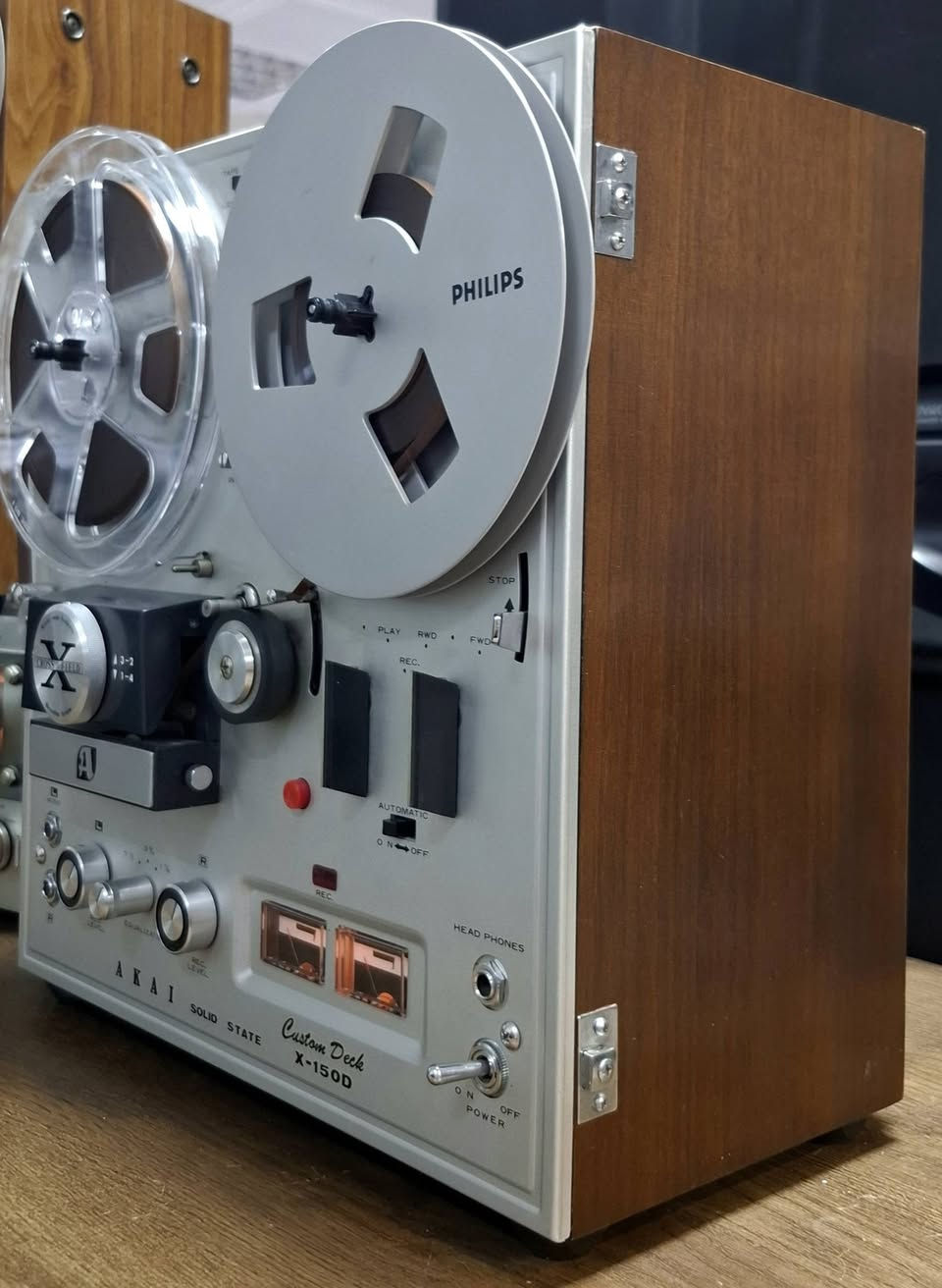 AKAI X - 150
تیب بكرة دك اكای 
نظیف و شغال 7 انج 
یوجد توصیل . مكانی اربیل 
واتس اب / ***********
