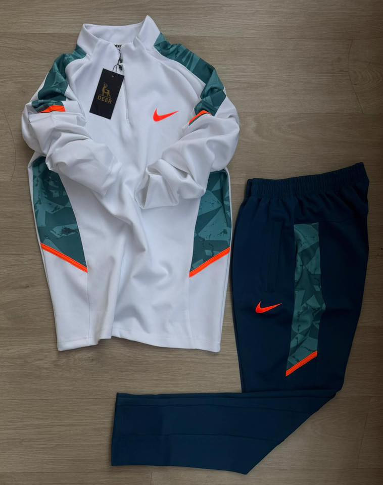 تراك ستن اصلي كوالتي عالي
القياسات L-Xl-Xxl
للحجز تواصل واتساب ***********
