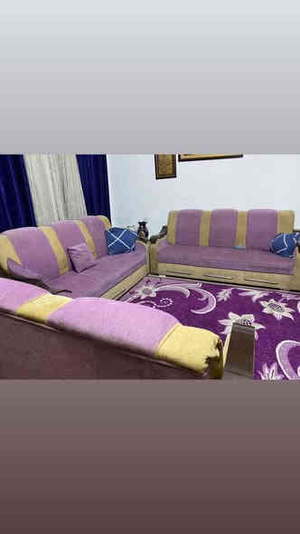 شقة طابق ثالث ملك للبيع المساحة 102م تحتوي على صالة وغرفتين نوم مع مطبخ ومجمع صحيات وبالكون موقعها ابي غريب مجمع عمارات الالبان قرب السوق والمدارس السعر ٤٥ مليون 
للاستفسار اكثر 
*********** وتساب 
*********** 
مكتب الخضراء والمدينة للعقارات والأراضي الزراعية
