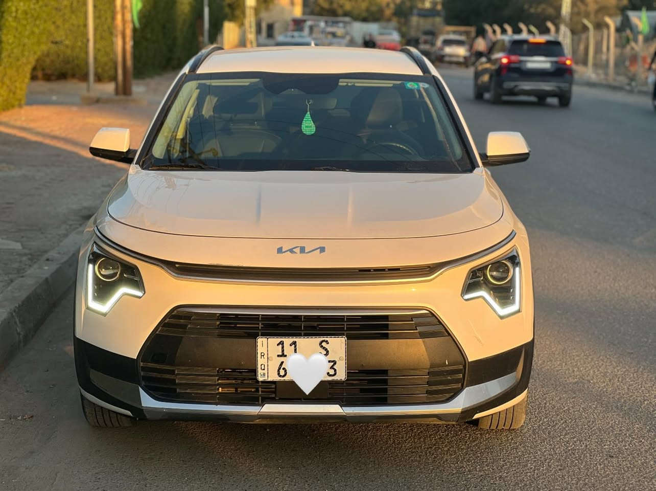 السلام عليكم
كيا نيرو 2024 هايبرد 
مواصفات السيارة 
بصمة وشاشة وتحكمات ستيرن 
ويل كب كراسي تدفئة
رادار امامي وجانبي ونقاط عمياء 
حادث السيارة فقط جاملغ ومبدل 
سعر السيارة 163 وبيهه مجال 
للاستفسار ***********
