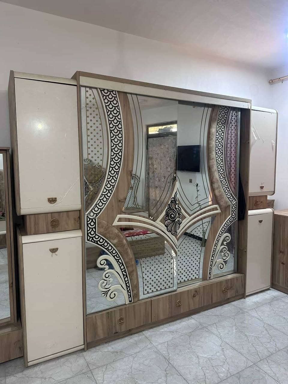 غرفة تركية نظيفة جداً بسعر كلش زين الشراي يتصل على الرقم ***********
