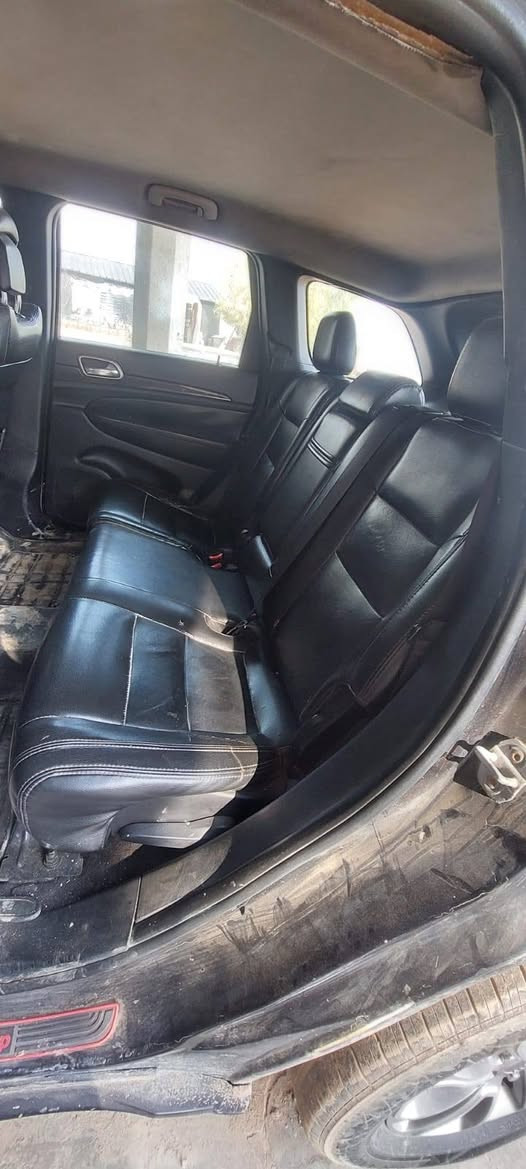 جيب لاريدو ٢٠١٢ رقم بغداد فور ويل بصمة كشن كهرباء تحكم ستيرن كشنات مكينة ٣٦٠٠ كير مكينة مكفول  جلد بصمة  بيهه ٣ قطع صبغ سيارة خير من الله مكاني ديالى الخالص ***********
