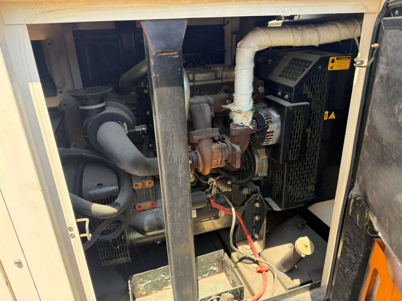 السلام عليكم
بيركنز  بريطاني اصلي 3 سلندر. سوبر 
65kva 
ساعات العمل اقل 1000 ساعه 
نظام اوتو حمايه فول اوتماتيك
وضع بلاد شركة  
أربيل صناعه جنوبيه 
نظام اوتو حمايه فول اوتماتيك
وضع بلاد شركة  
🚚يوجد توصيل الى جميع المحافظات وبضمان🚚
🚚كياندن هةية بو هةموو شاركان بةكرينتى🚚
 للاستفسار:
 ابو علي 
***********
***********
***********

