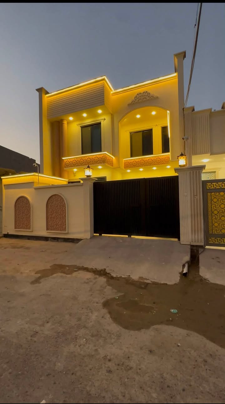 اسمٌ يشرق بالثقة في عالم العقار.

📍 الموقع: الفلوجة – الجغيفي الثانية
📌 في وسط شارع الكبيسات

✨ مواصفات المنزل:

* 🏠 طابقين
* 🛏️4 غرف نوم
* 🛋️ صالة استقبال واسعة
* 🍽️ مطبخ
* 🚿 حمامات
* 🌿 مناور

🛋️ ملاحظة: البيع يشمل الأثاث بالكامل.

📐 المساحة: 180 م²
📏 الواجهة: 9 م
📏 النزال: 20 م
🛣️ عرض الشارع: 10 م

💧 منطقة مخدومة بالكامل:
✅ ماء
✅ كهرباء
✅ مدارس
✅ منطقة سكنية مكتملة الخدمات

📜 نوع الصنف: طابو زراعي صرف

💰 السعر: 203 مليون دينار عراقي
🤝 السعر قابل للتفاوض

📞 للاستفسار والحجز:
***********
‎📍 عنوان المكتب:
الفلوجة – الجغيفي الثانية – مجاور خدمات النعيمي

 
 
س للتسويق العقاري
نرافقكم بخبرة وشفافية لاختيار أفضل الفرص العقارية، ونساعدكم في العثور على المنزل الذي يلبي تطلعاتكم.

📲 إذا أعجبك هذا العرض، لا تنسَ الإعجاب بالمنشور ومشاركته ليصل إلى كل من يبحث عن منزل مميز.

#الفلوجة #الأنبار #الرمادي #عقارات #الشمس_للتسويق_العقاري #بيع_منازل #استثمار_عقاري #الجغيفي_الثانية
