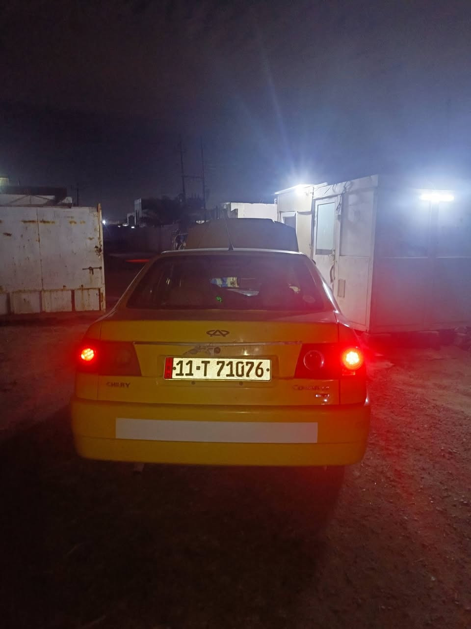 سلام عليكم بيع سياره شيري كوين موديل 2011
سياره خير من الله تبريد شغال مكينة بلادية لاصرف ولا تبخير
تخم تاير جديد سيارة شاهد الله متعوب عليهة 
كهربائيات كلهة شغالة
سعر25 وبيهة مجال بسيط
الانتصال على رقم***********
سياره رقم نكليزي بغداد سنوية27
