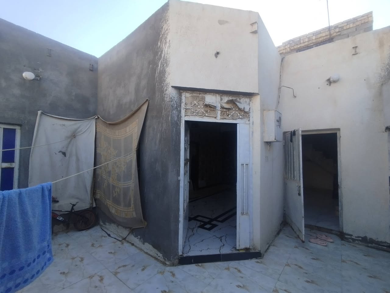 بيت طابو صرف للبيع
بحي العسكري على ساحة
مساحة 100 متر
للإستفسار مراسلة الصفحة
أو واتساب ***********
