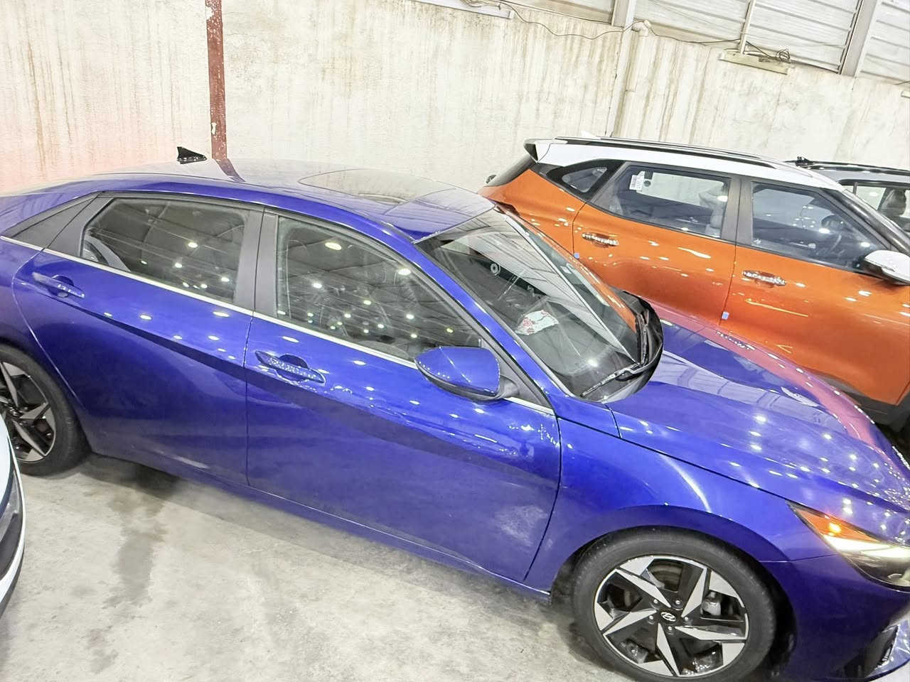 يهديكم معرض المميز لتجارة السيارات الحديثه ارق التحيات 🌿🙏. 

  ونخبركم عن توفر هونداي النترا موديل 2023وارد امريكي صور لحادث وسونار مرفق بل منشور 

  مواصفات Limrdفول 

🔑مفتاح تشغيل بصمة 

🔑بصمة ابواب دخول ذكي 

🌿فتحة سقف 

🌿كشنات جلد 

🌿تدفأة كشنات 

🌿هندبريك بصمة 

🖥️شاشة كبيرة بلادية تدعم كار بلي 

📷كامرة خلفية دوارة 

السعر :140ورقة بيهه مجال بسيط 

موقعنا: بغداد الكريعات شارع الوقف السني معرض المميز 

***********ياسين
