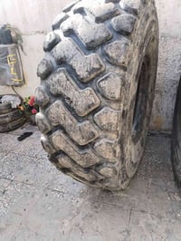 تاير هندي • ٢٣.٥×٢٥ • جوبلس