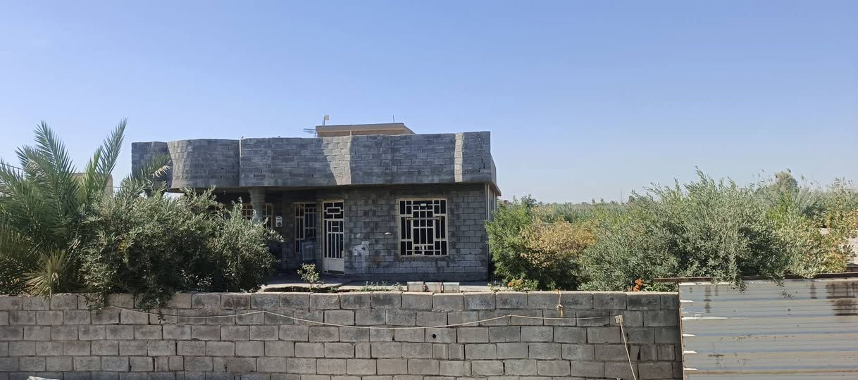 سلام عليكم بيت البيع مساحة 1700 واجهية 27 على طريق المطار شارع العام الصويرة موقع تجاري استفسار الرقم ***********
***********
