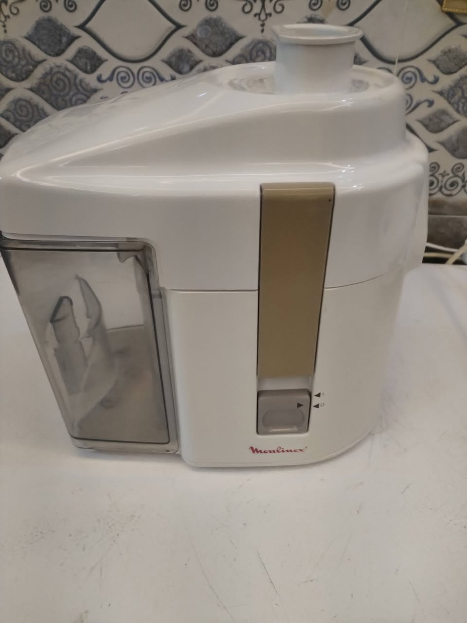 ياألله يالله سلام عليكم متاح تحف وانتيكات واجهزه منزليه للبيع اليحب يتواصل خاص او الاتصال بهذا الرقم ***********
