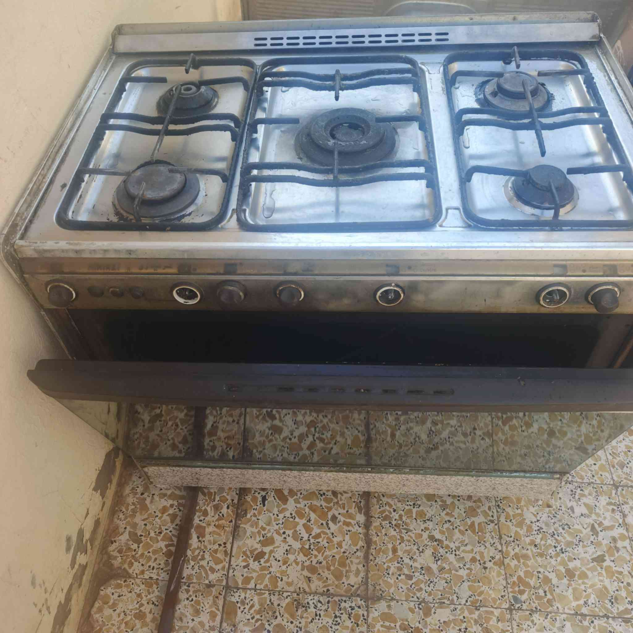 للبيع طباخ كريازي فرن جوه وفوك يشتغل والعيون كم وحده تشتغل يرادله ادامه سعره ٧٠ للاستفسار خاص


**إذا كنت صاحب هذا الإعلان وتريد حذفه لأي سبب، رجاءا أرسل رسالة إلى الدعم الفني**