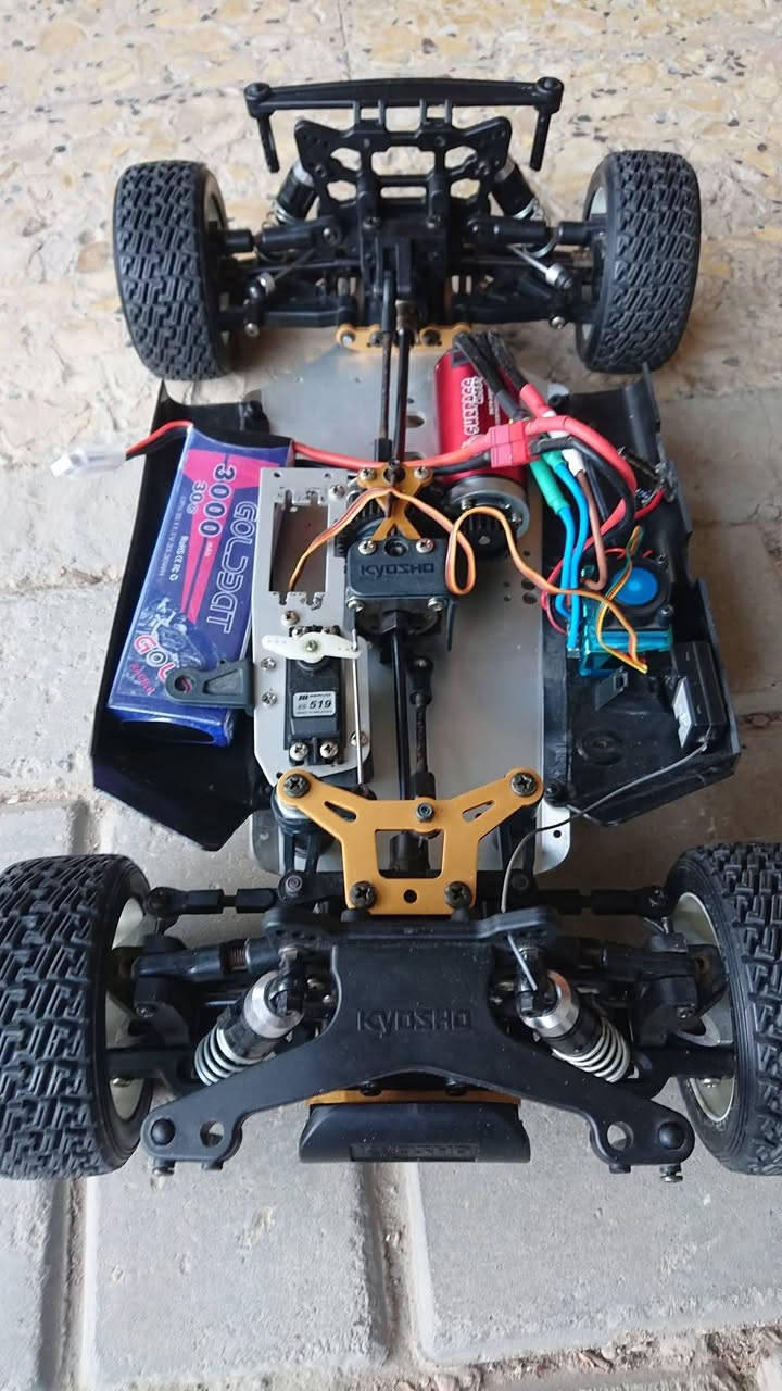 السلام عليكم شاصي فقط 
Kyosho 1/8   فئه رالي

سعر 130 وبيها مجال متوفر توصيل


**إذا كنت صاحب هذا الإعلان وتريد حذفه لأي سبب، رجاءا أرسل رسالة إلى الدعم الفني**
