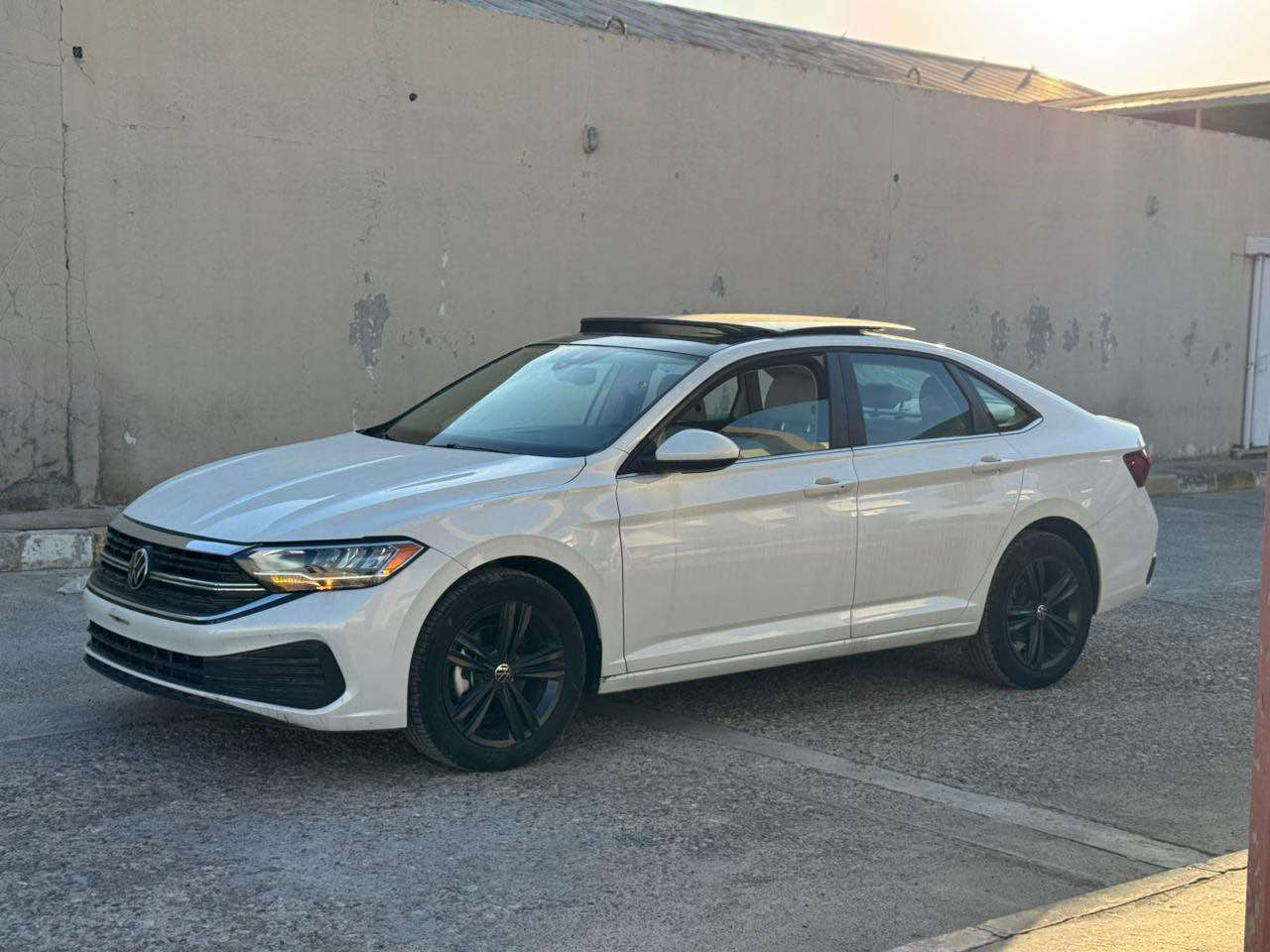 Volkswagen jetta 2024 se plus
بجم كبس 
فول فول 3 قطعه صبغ
ارباك ستيرن
رقم : ***********
مكان : عقره - ئاكرى
سعر : 142$ اكر, نينوى
