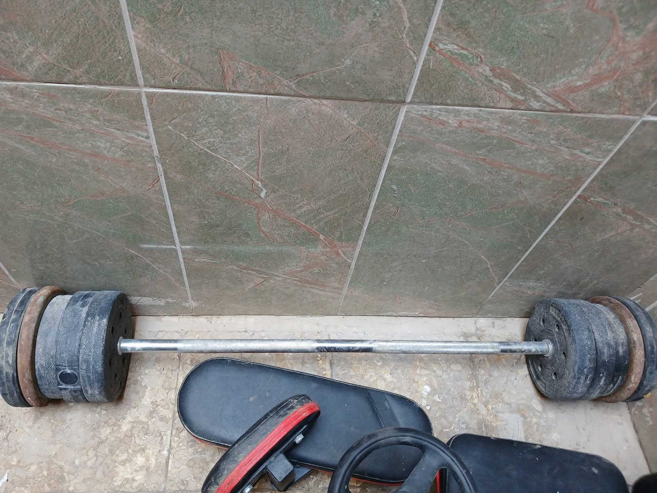 حديد للبيع دمبلصات وشفتات او مصطبه وجهاز فتح ميه وثمانين *********** مكاني حله السعر ٤٠٠ الف
