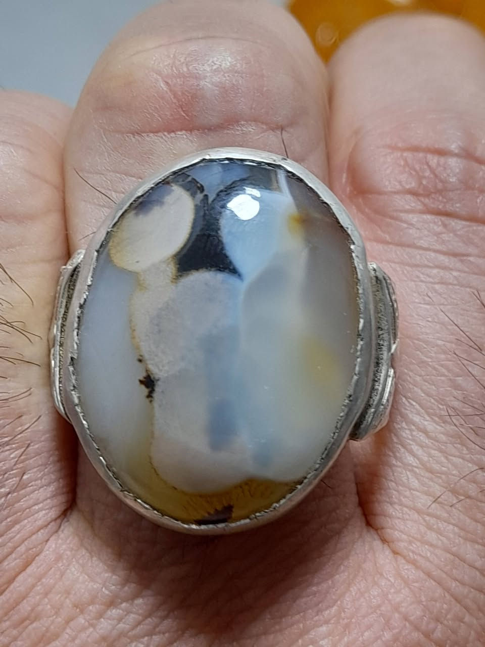 #ياالله
السلام عليكم ورحمة الله وبركاته 
نقدم لكم كل ماهو جديد ومميز 
متابعينا الكرام نقدم لكم خاتم فضه عيار 925 بحجر ( عقيق سليماني مصو رباني وطبيعي قديم ر قديم ) صياغة  وجميلة بسعر (150) الف والتوصيل (  5 )   اقوى عرض تحطيم الاسعار  للحجز والاستفسار مراسلة الصفحه او الاتصال على الرقم يوجد واتساب ‎0774 784 6745 يوجد توصيل الى كافة محافظات العراق 🇮🇶 🇮🇶
